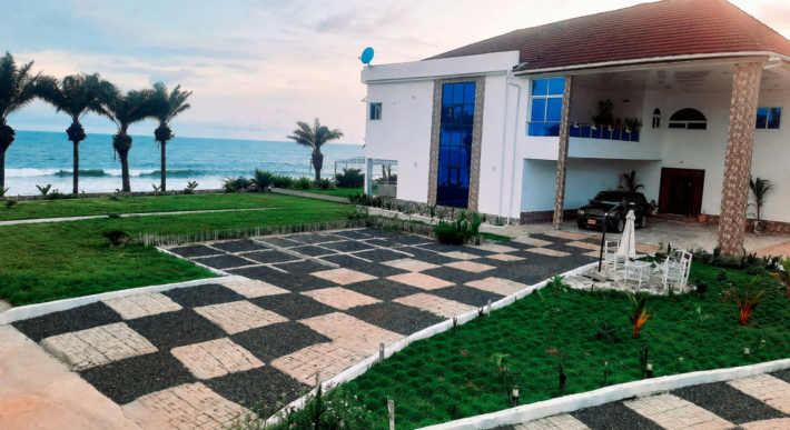 Luxury Beachfront Mansion in Lower Marbigi $590K or Lease for $1K/Month Long Term.
